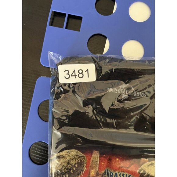 Universal Studios Jurassic World T-Shirt Large Graphic Print Theme Park Dinosaur - Picture 7 of 7